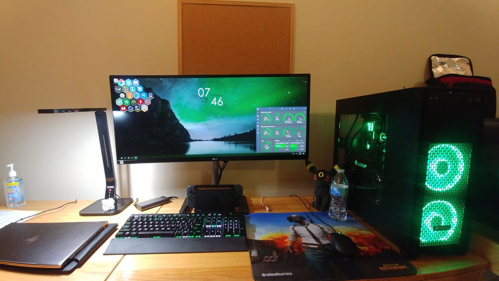 My setup as transferred to my dorm room.