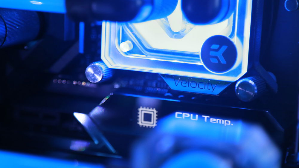 EK Cpu velocity waterblock with addressable leds.