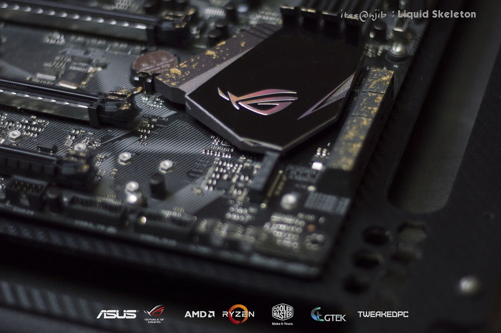 gold paint job on some parts of the motherboard