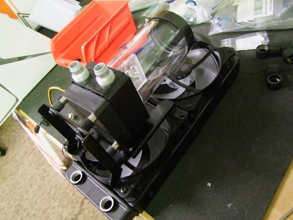 Building process: 240 radiators with static pressure fan and pump and reservoir installation