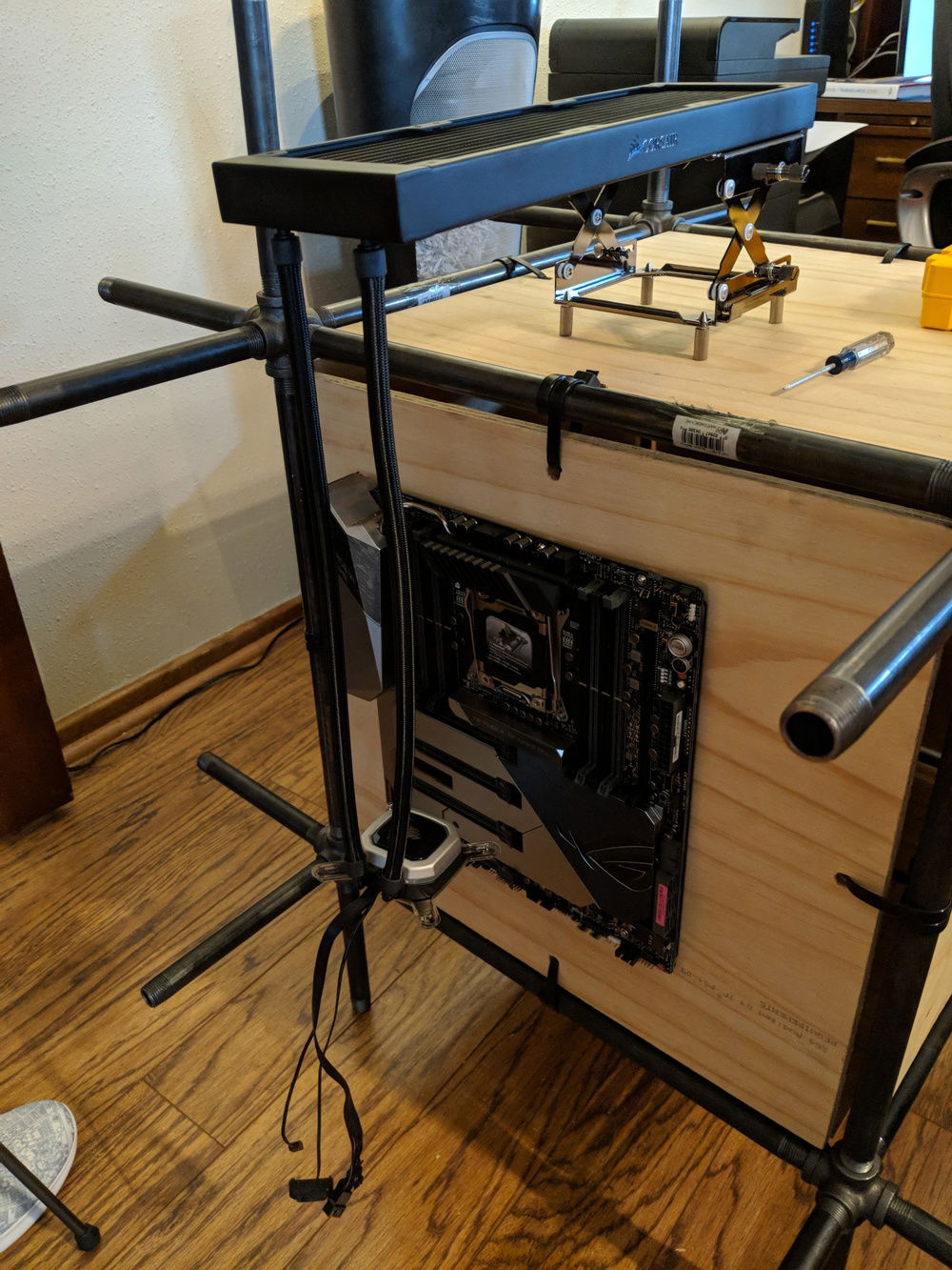 Mounting the water cooling system