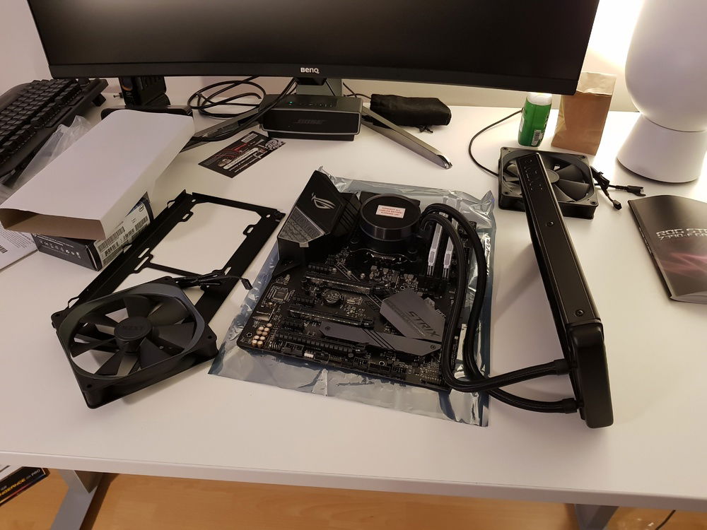 That huge radiator will be nice for some overclocking.