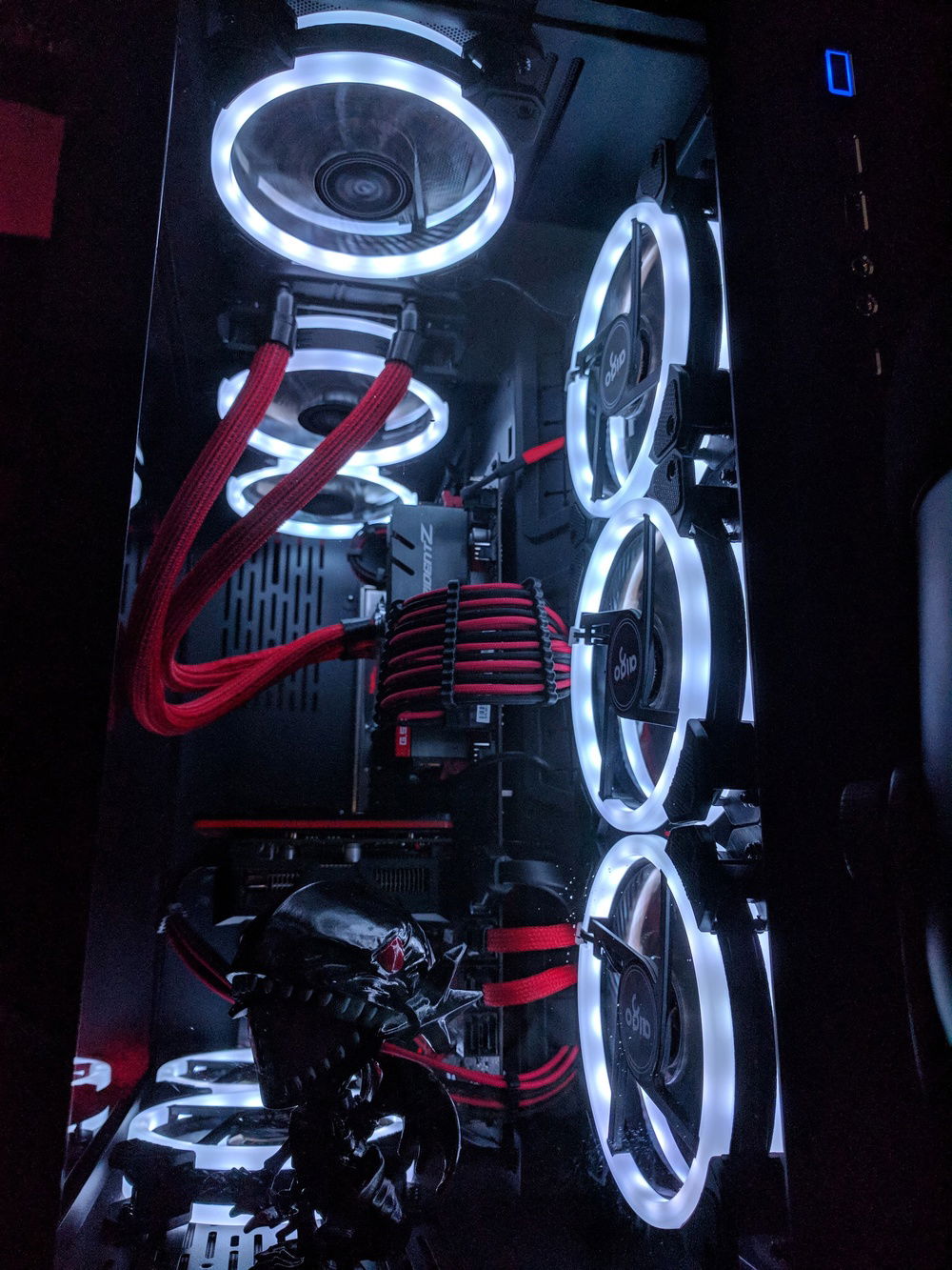 A lil side view and a better view of my painted funko down there ;)