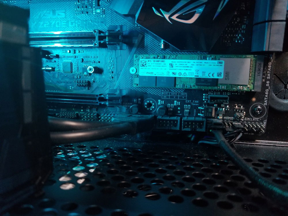 Boot drive, its not down there any more, old picture.