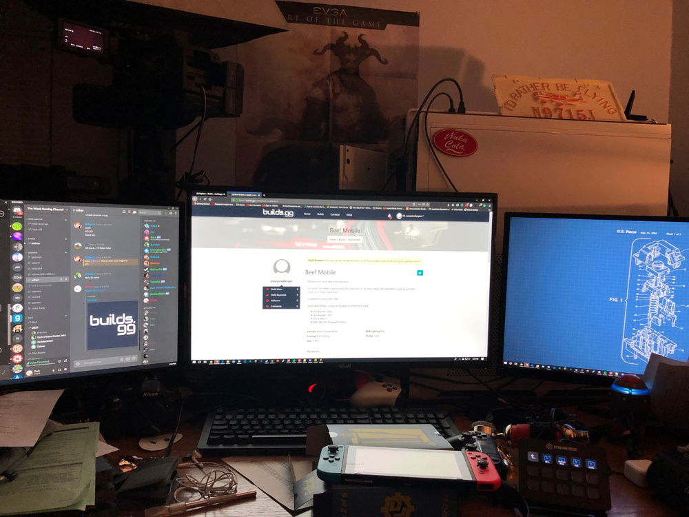Cluttered Disk w/ Beef Mobile in the background.