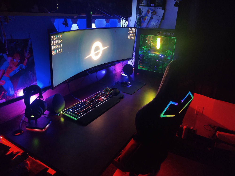 this pic was taken during christmas time thus the green and red colors