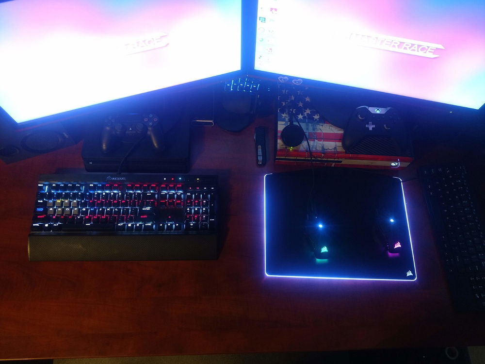 top down of the set up... consoles and all. (Old pic)