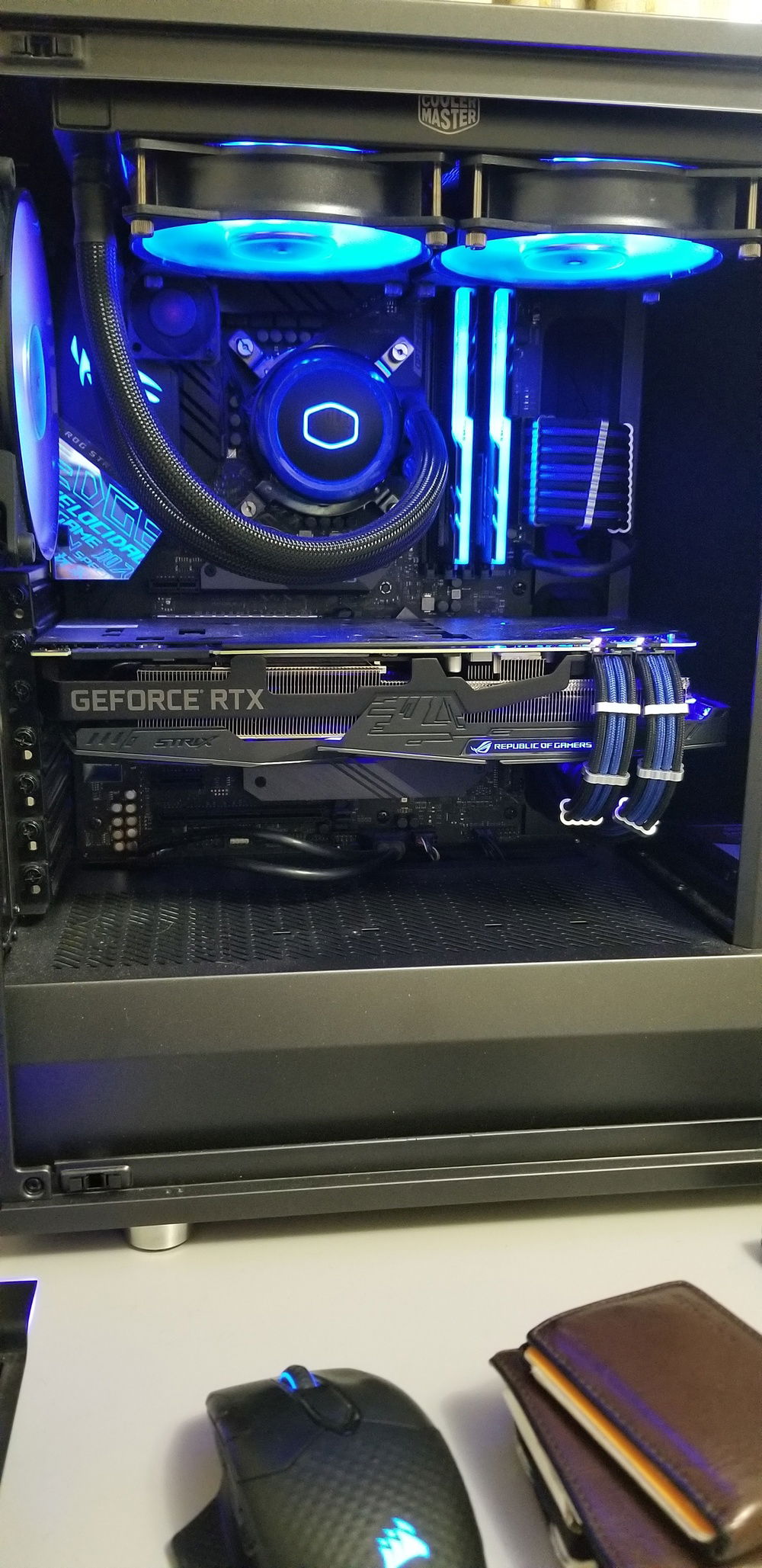 New CableMod Cables installed. Only got the 24Pin and 2x 8Pin PCIe.