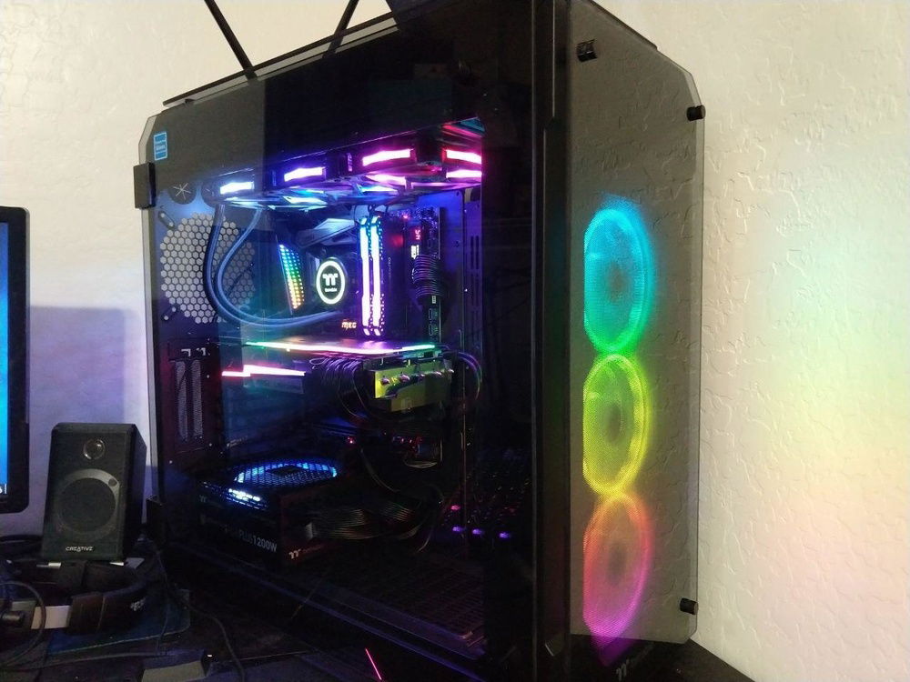 My main view of the system. I love it every time i turn my head~