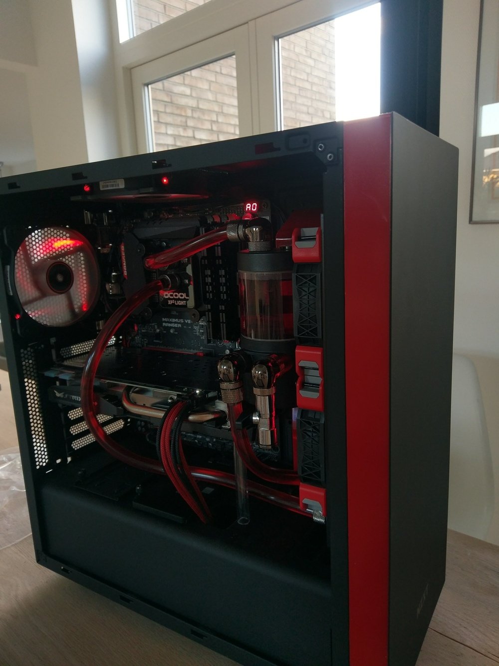 & Red NZXT » builds.gg