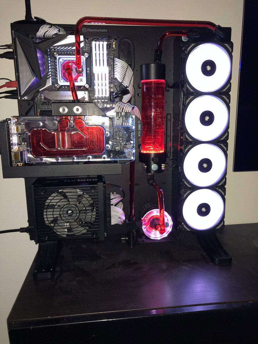 This is the same picture of the "v1" version but taken with light, so you can see the components more clearly. It turned out that I couldn't get the top fitting to be watertight. I kept leaking even after I added an extender to it.