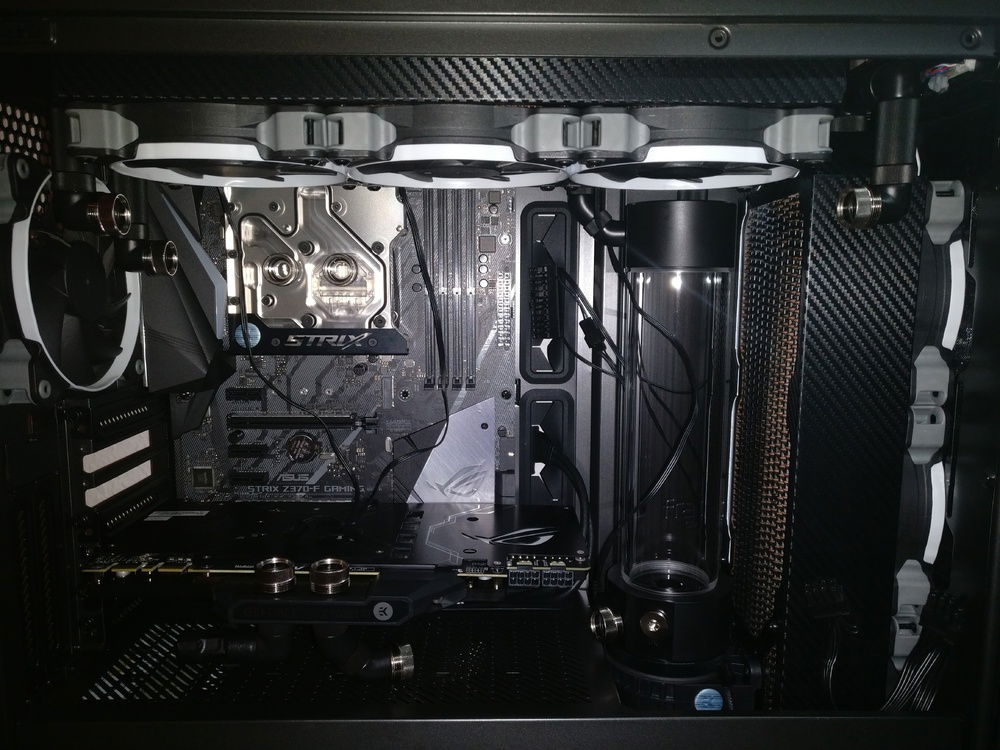 Adding big reservoir, first GPU with waterblock and full cover block for the CPU and MB (Asus Strix Z370-F Gaming).
First thought about tubeorder.