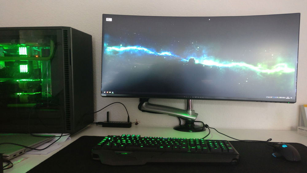 Get rid of my old 24" FHD 144Hz Asus screen and got this monster. Alienware AW3418DW 120Hz 1440p G-Sync 21:9
And new RAM: 32GB Corsair Vengeance RGB