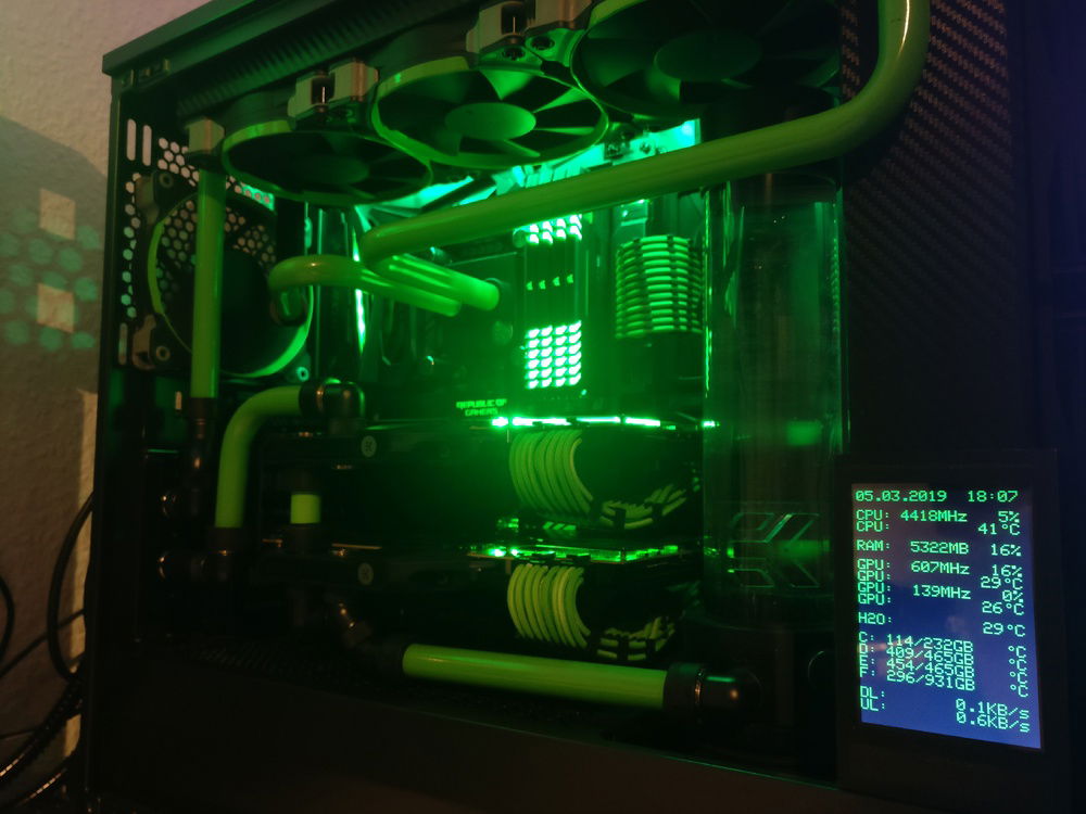 Close shot from inside with InCase Display