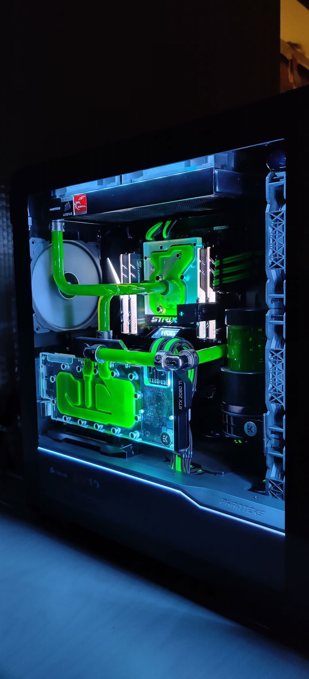 Dark shot with ony white LED.