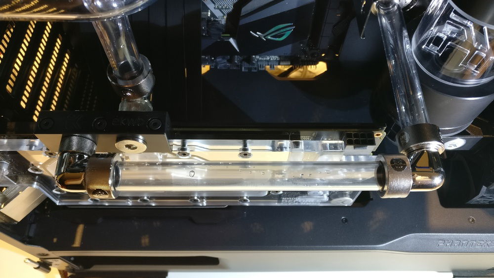 Tight! This was my 1080ti superclocked. (Upgraded tot 2080ti)