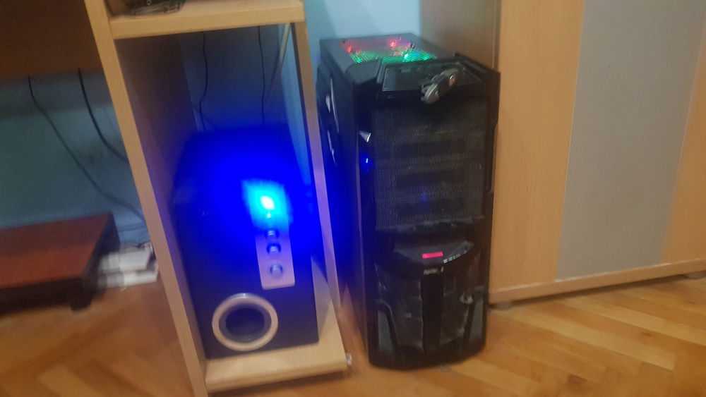 my old case lc power jupiter x broken case