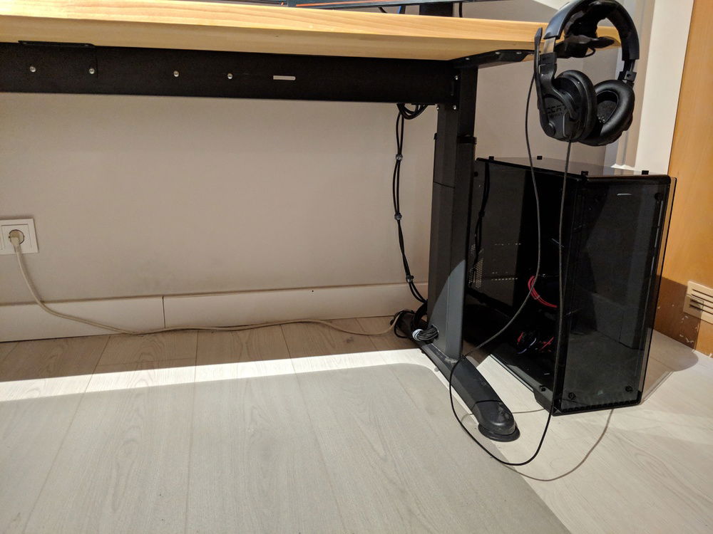 All the Cables, except for the Power Cables since the ends are too big, are going threw the right leg to the bottom.