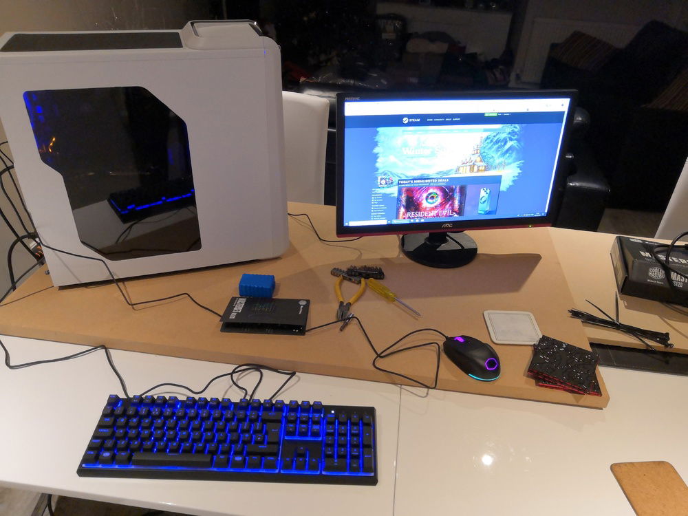 Full demonstration of the pc and monitor, some building equipment left out...