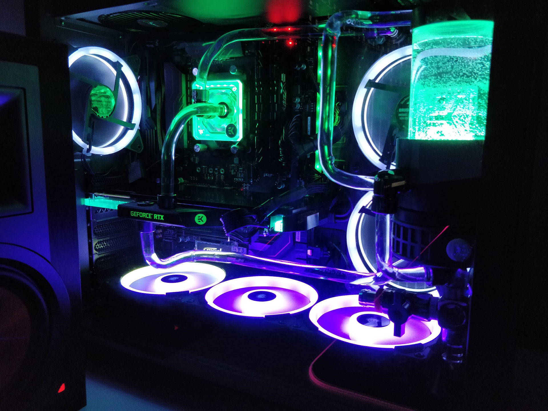 Custom Watercooling in pure steel » builds.gg