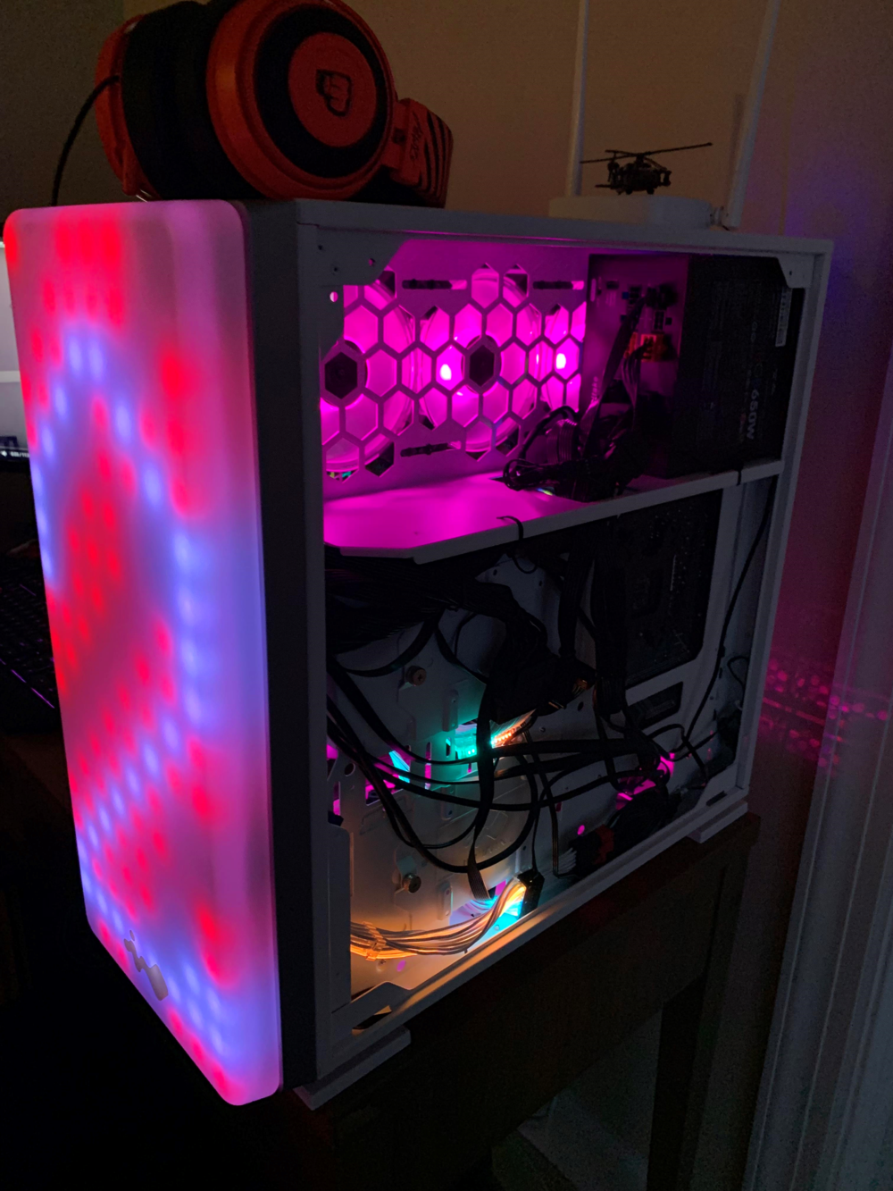 my 4th time organizing the cables... I tried my best.