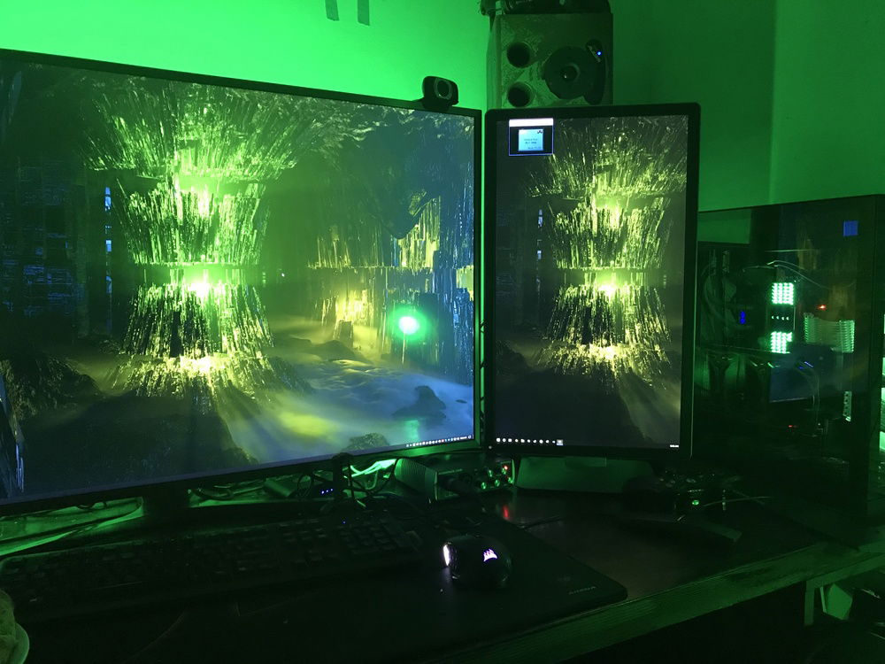 What build is complete with out a custom rendered wallpaper from a buddy! ❤️