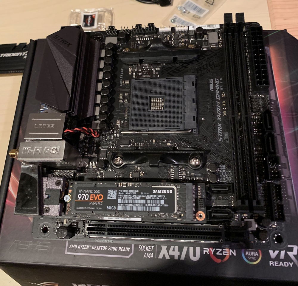 Asus ROG Strix X470-I.