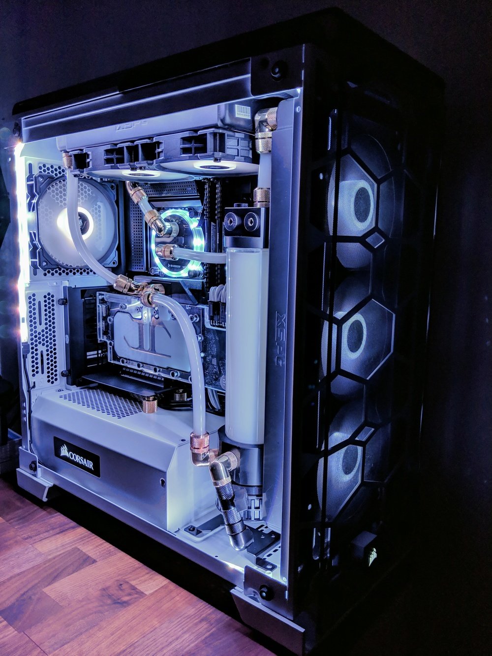 white and gold water cooled 570x » builds.gg