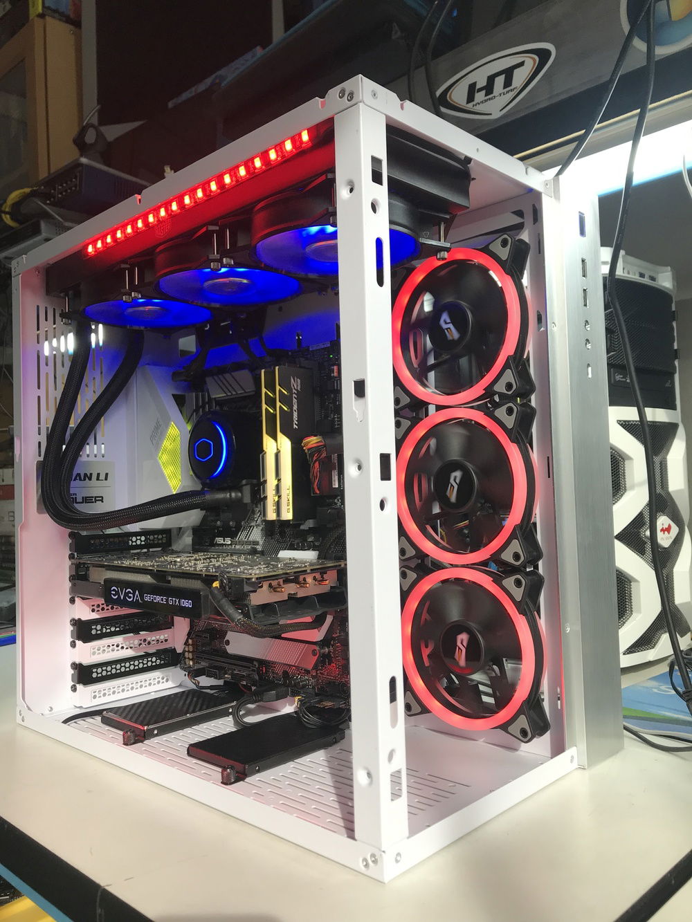 lian li toolbox pc build