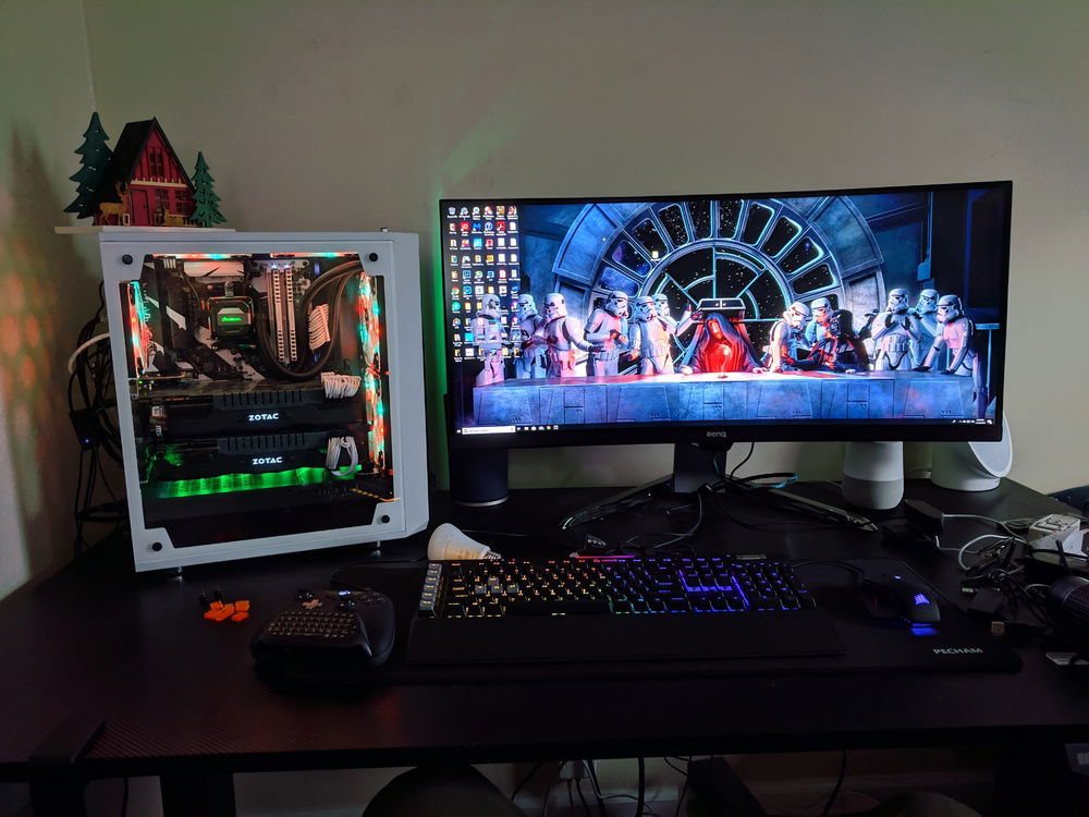 Christmas Theme, Black Friday Monitor Deal! 100hz, HDR, 35in Ultra-Wide 21:9 1440p Display, a bit of an upgrade!