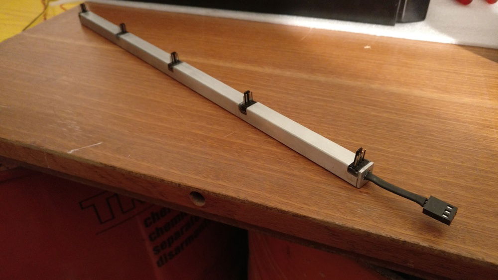 Also this fan-power distributor was created. Again my brother helped me out. :)