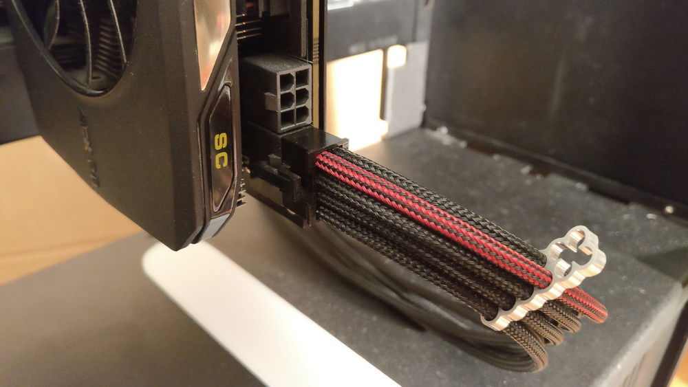 Got my red/carbon sleeve. I like it. :)