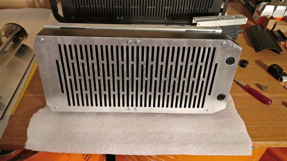 The dual-rad also got a blind.