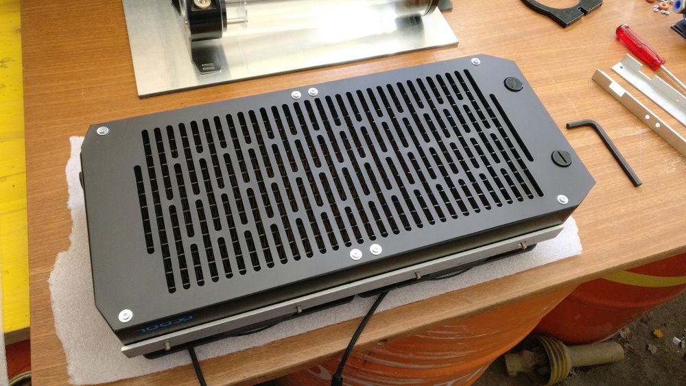 You can't see it since the rad is on the backside of the case. But it still doesn't let me sleep... :D