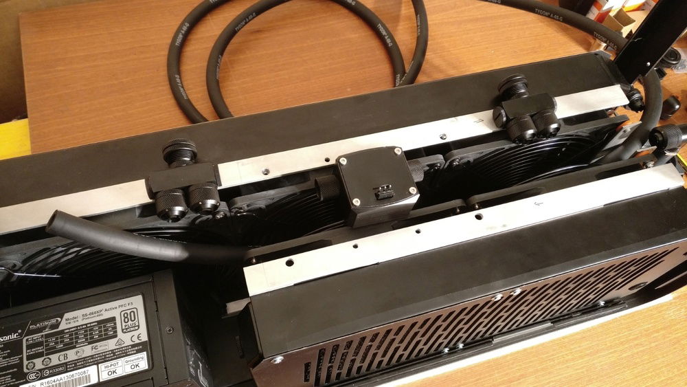 It starts to get thight in there... Not much place left.