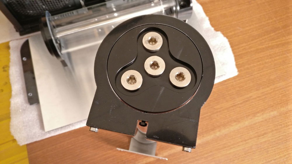 I also got these holders for the tops of the reservoirs.