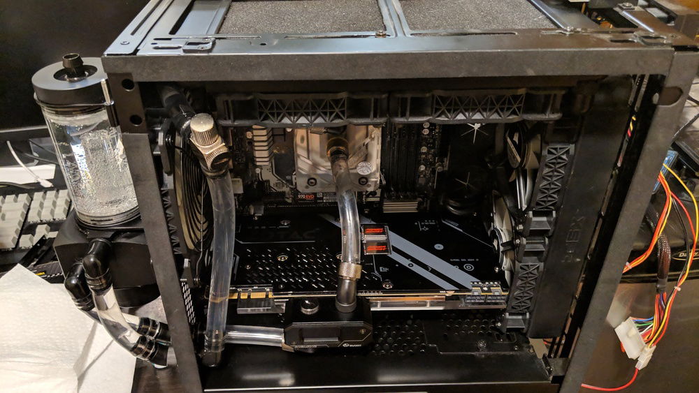 And I even managed to get the GPU backplate mounted!