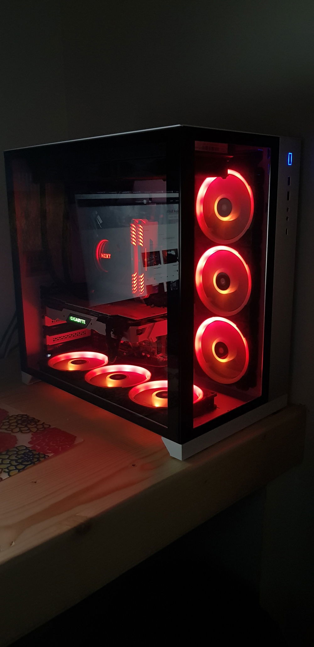 Testing RGB. Red theme!