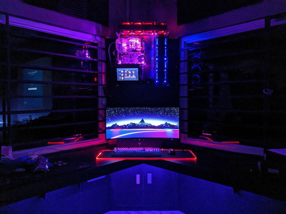 stupid me forgot to change the rgb fans so they're stuck to red/blue until the next rebuild.