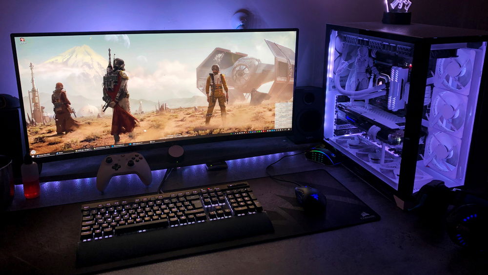 2020 White theme setup shot.