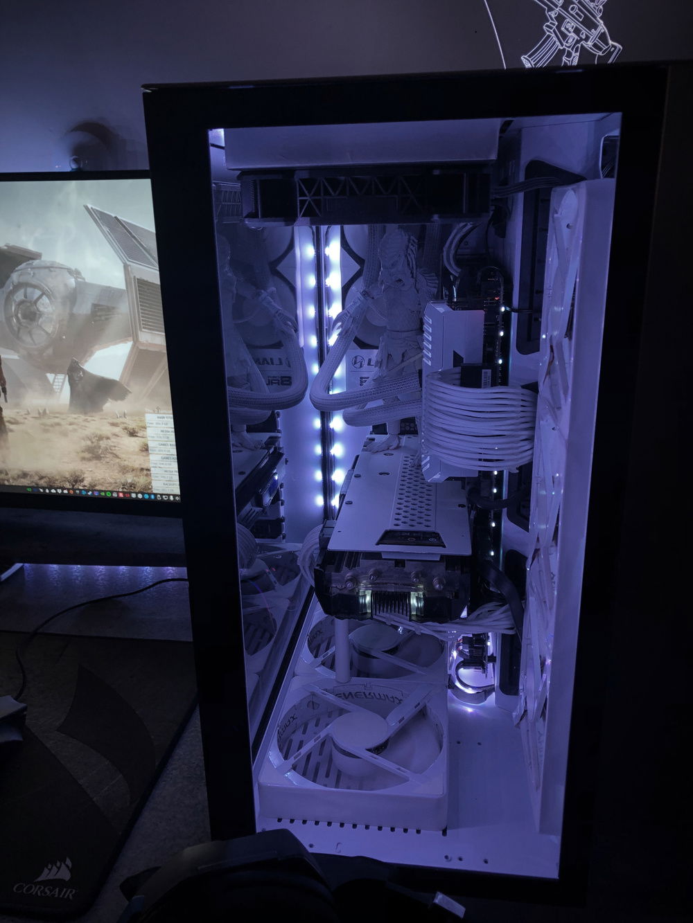 2020 White theme front shot.