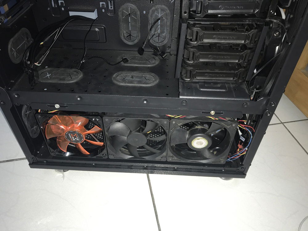 A clearer look at the new cabling style.