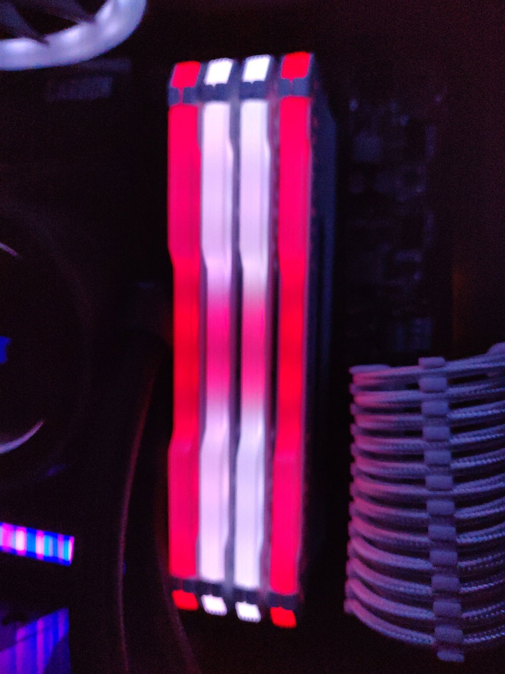 32GB Corsair Vengeance RGB Pro as Canada Flag