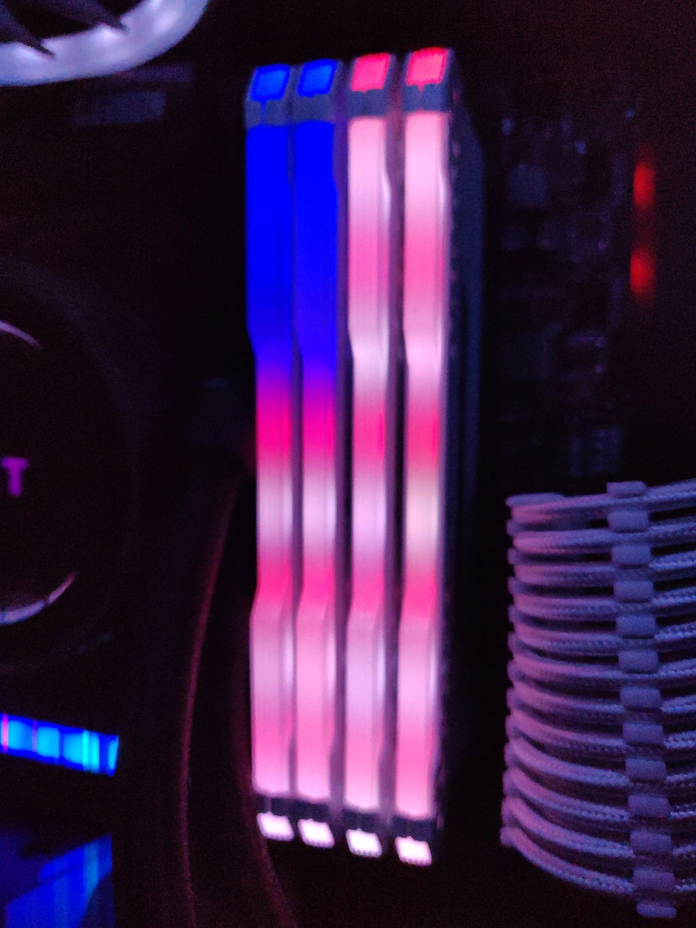 32GB Corsair Vengeance RGB Pro as USA Flag