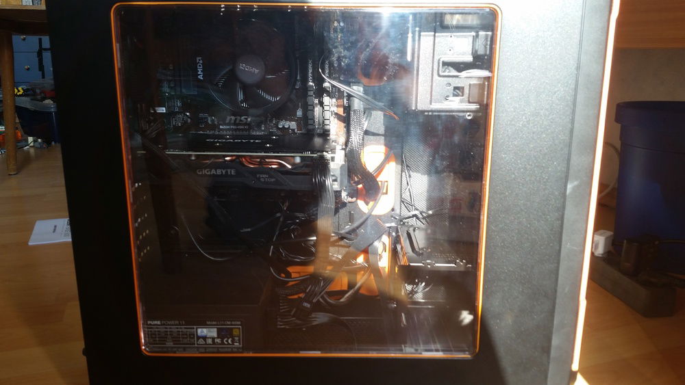A look inside, and yeah, I am new to cable management. It could be way worse! XD