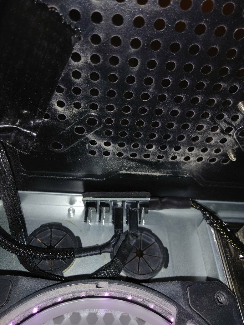 Fan plugs. MOBO comes with 2 :'(