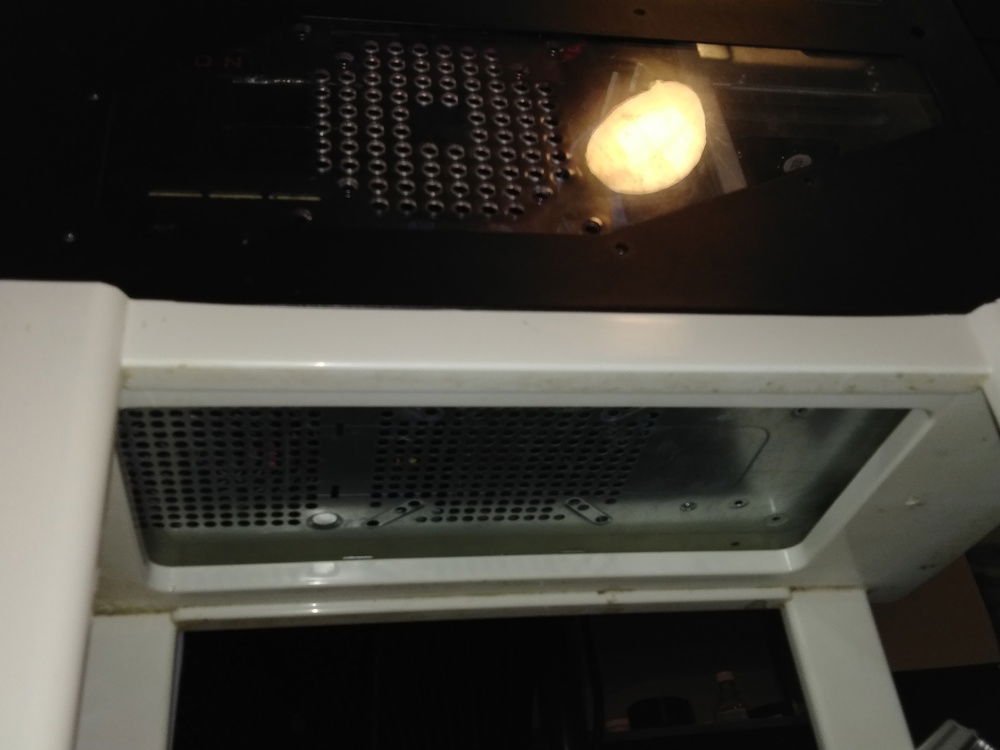 Old Rubbermaid file cabinet.  flipped upside down. and air flow !!