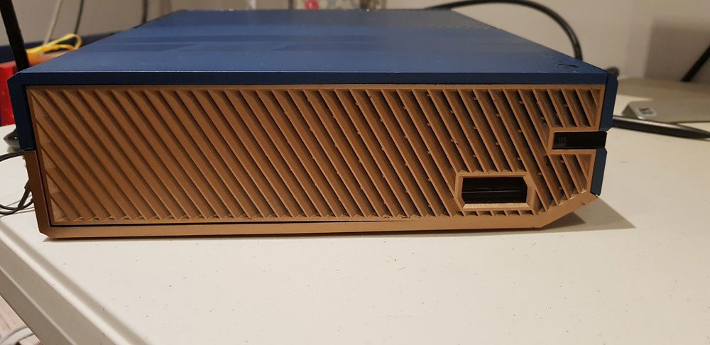 Left side grill (Can be removed easily for access to motherboard I/O)