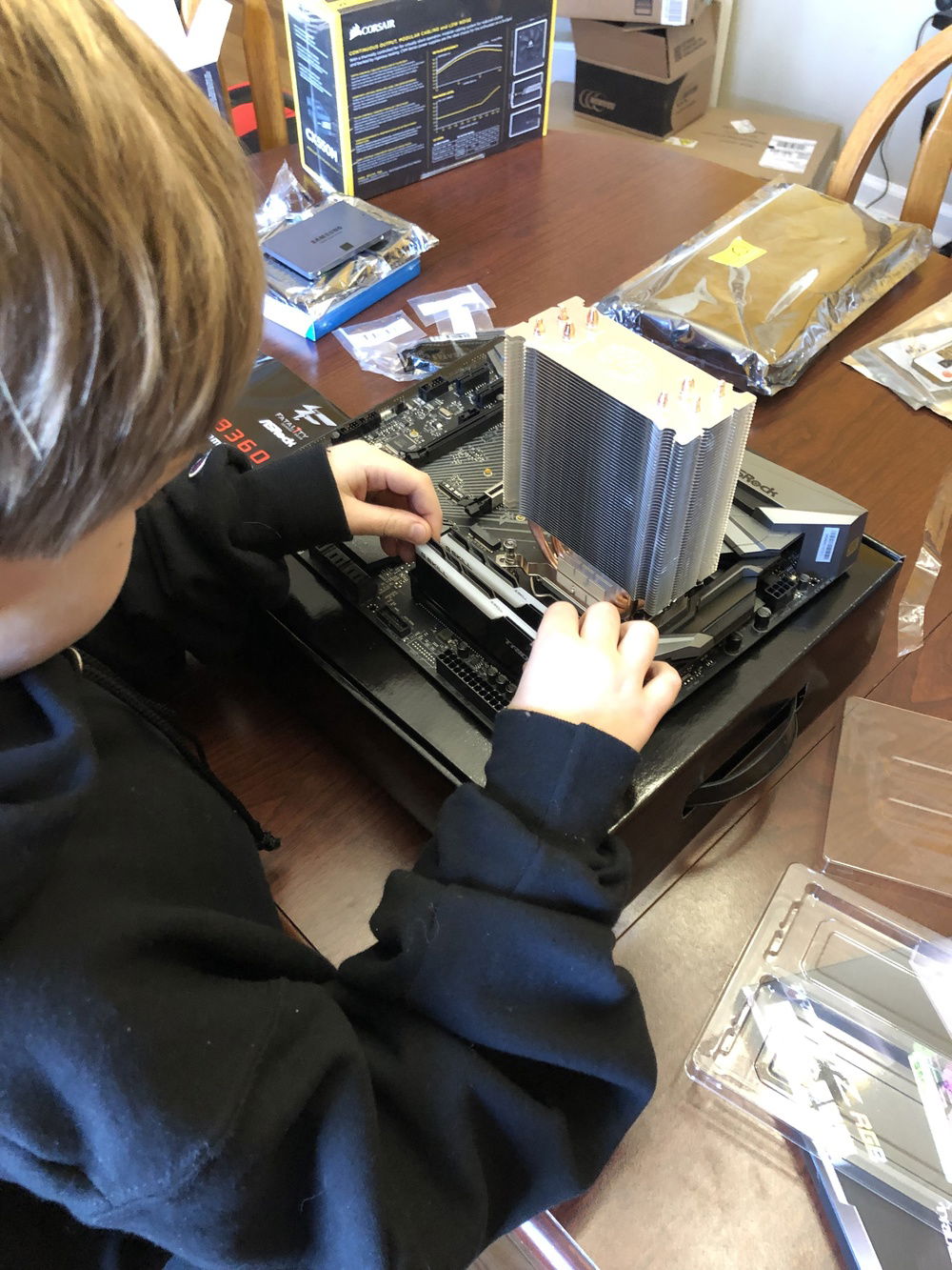 Putting RAM in motherboard