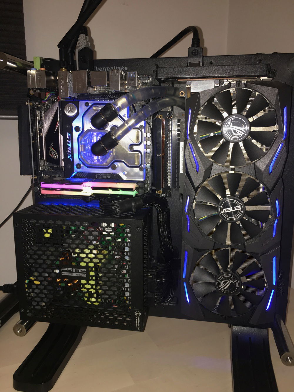 Nasty picture with the flash on and the glass off for a better look.